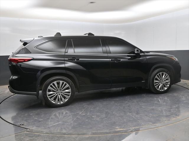 used 2023 Toyota Highlander Hybrid car, priced at $47,980