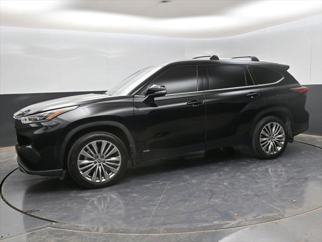 used 2023 Toyota Highlander Hybrid car, priced at $47,980