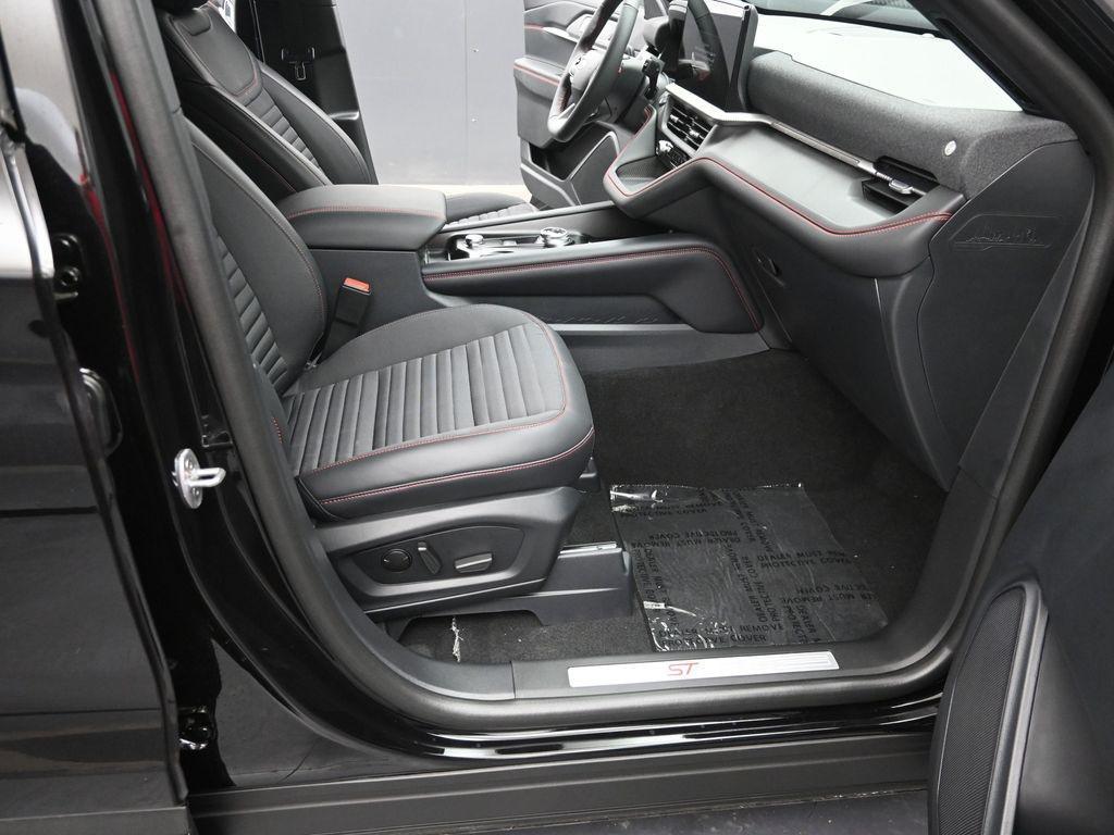 new 2025 Ford Explorer car, priced at $47,115