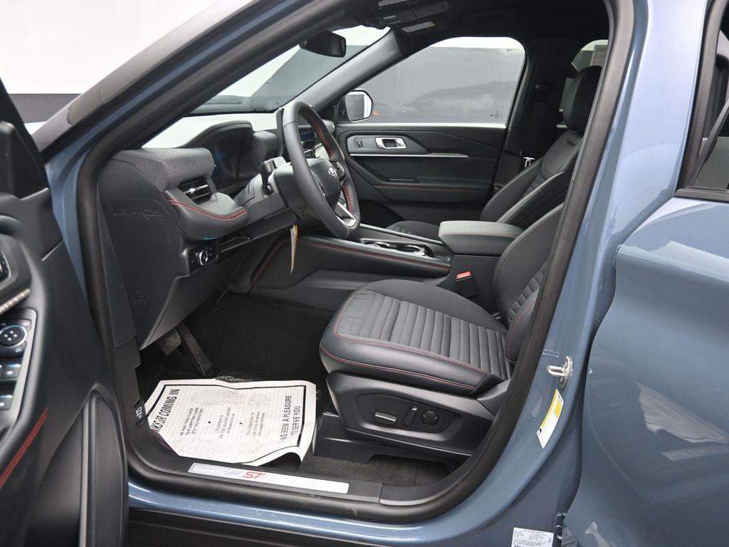 new 2025 Ford Explorer car, priced at $50,075