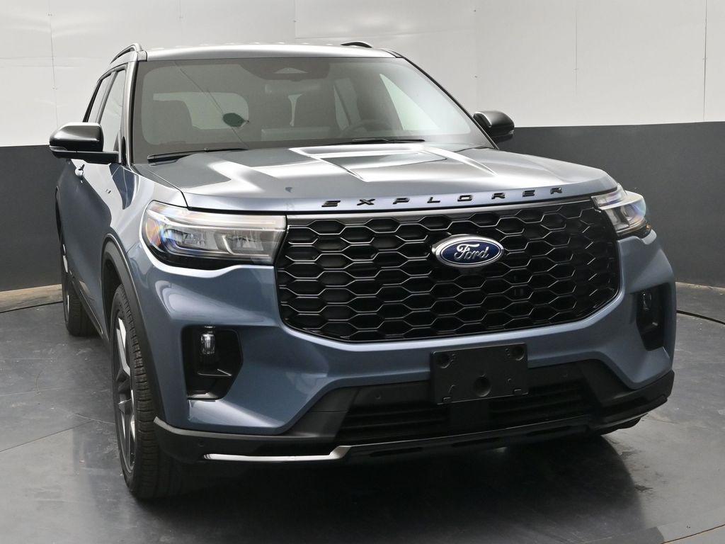 new 2025 Ford Explorer car, priced at $50,075