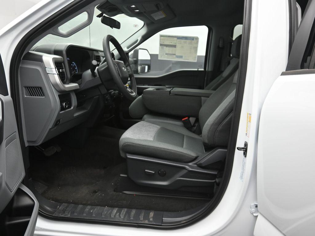 new 2025 Ford F-250 car, priced at $71,765