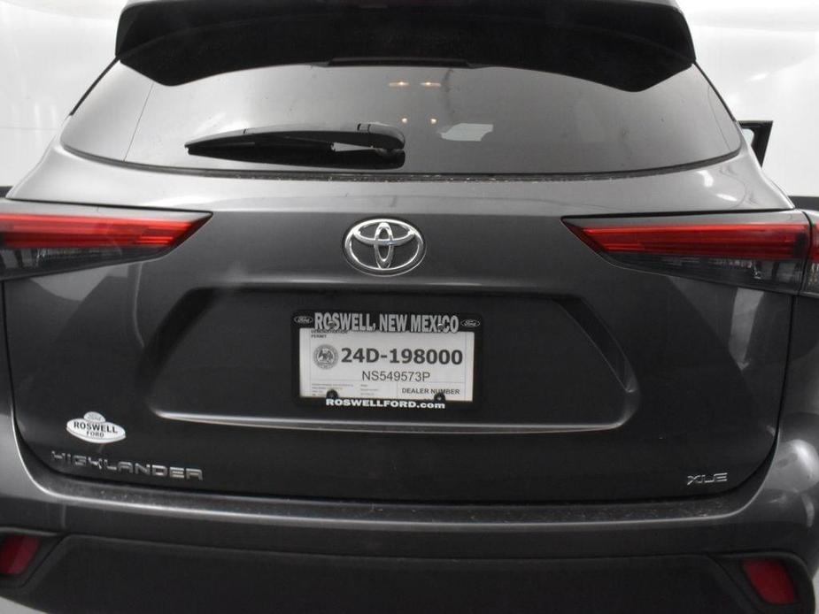 used 2022 Toyota Highlander car, priced at $34,348