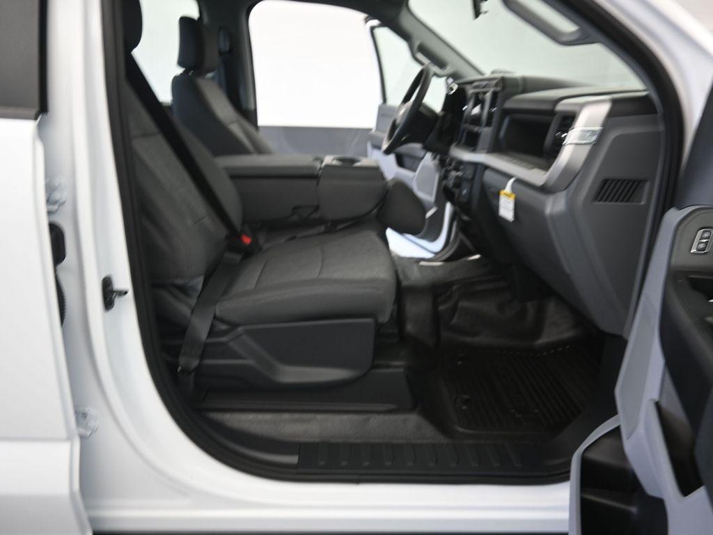 new 2025 Ford F-250 car, priced at $68,125