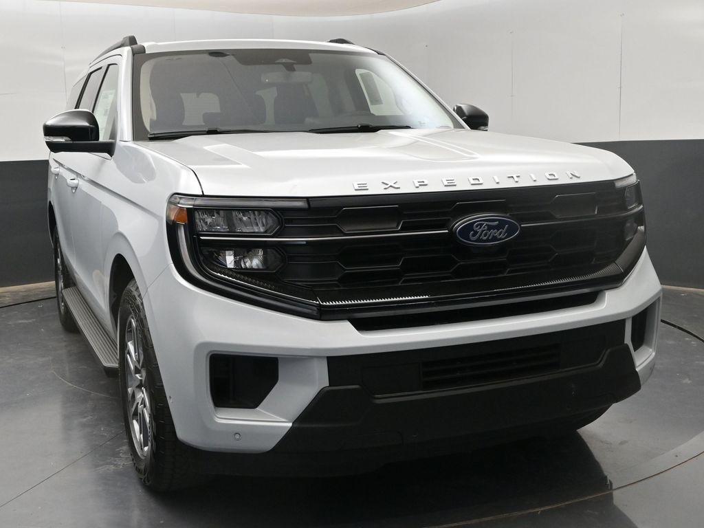 new 2025 Ford Expedition car, priced at $71,730