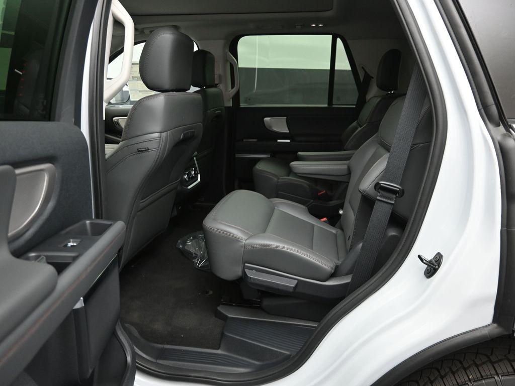 new 2025 Ford Expedition car, priced at $71,730
