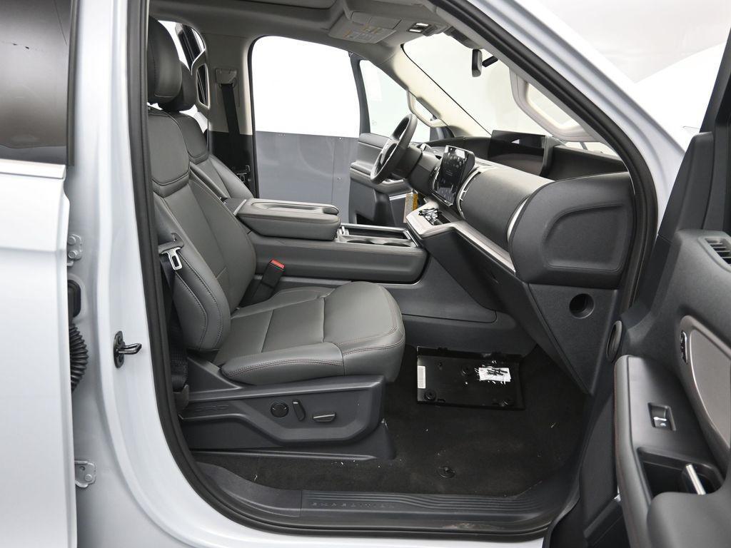 new 2025 Ford Expedition car, priced at $71,730