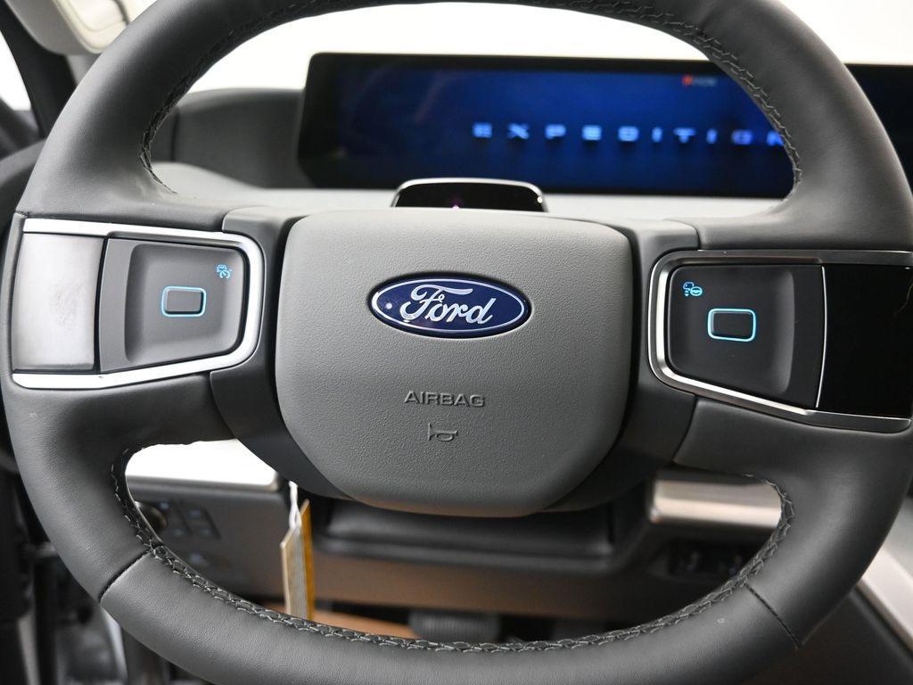 new 2025 Ford Expedition car, priced at $71,730