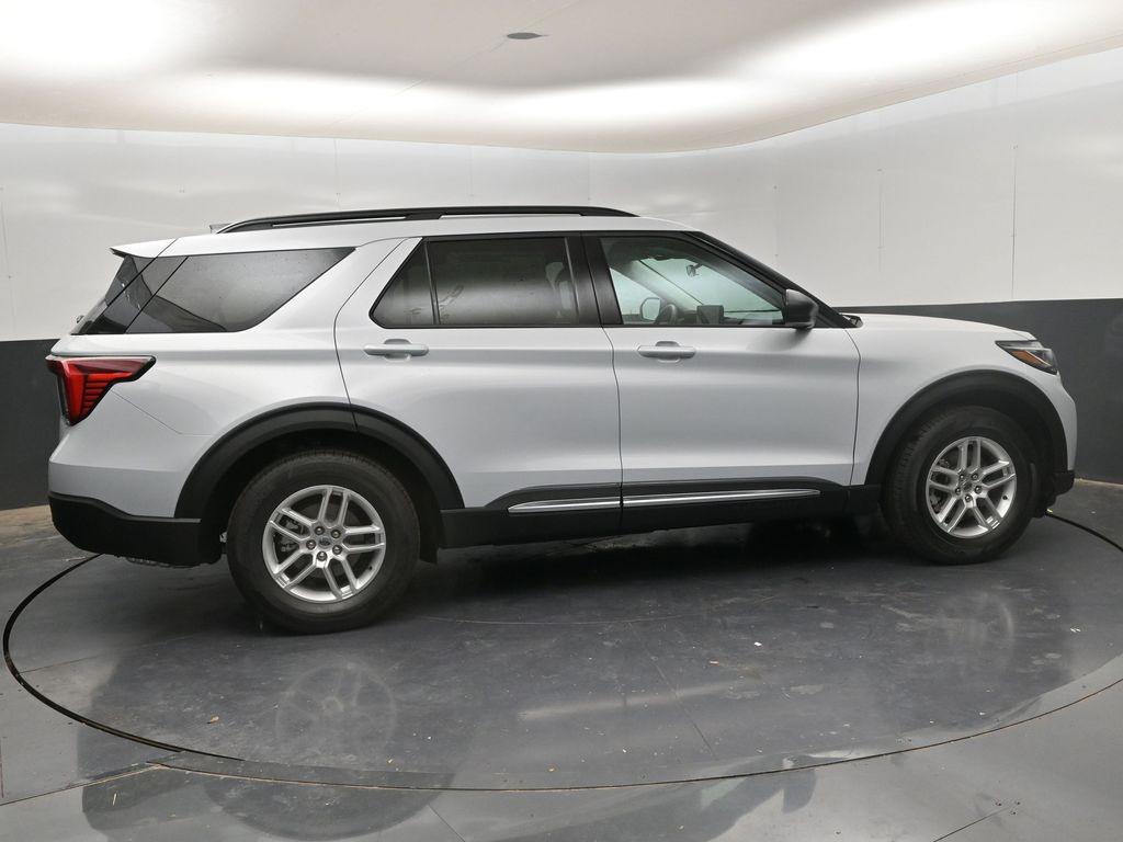 new 2025 Ford Explorer car, priced at $40,591
