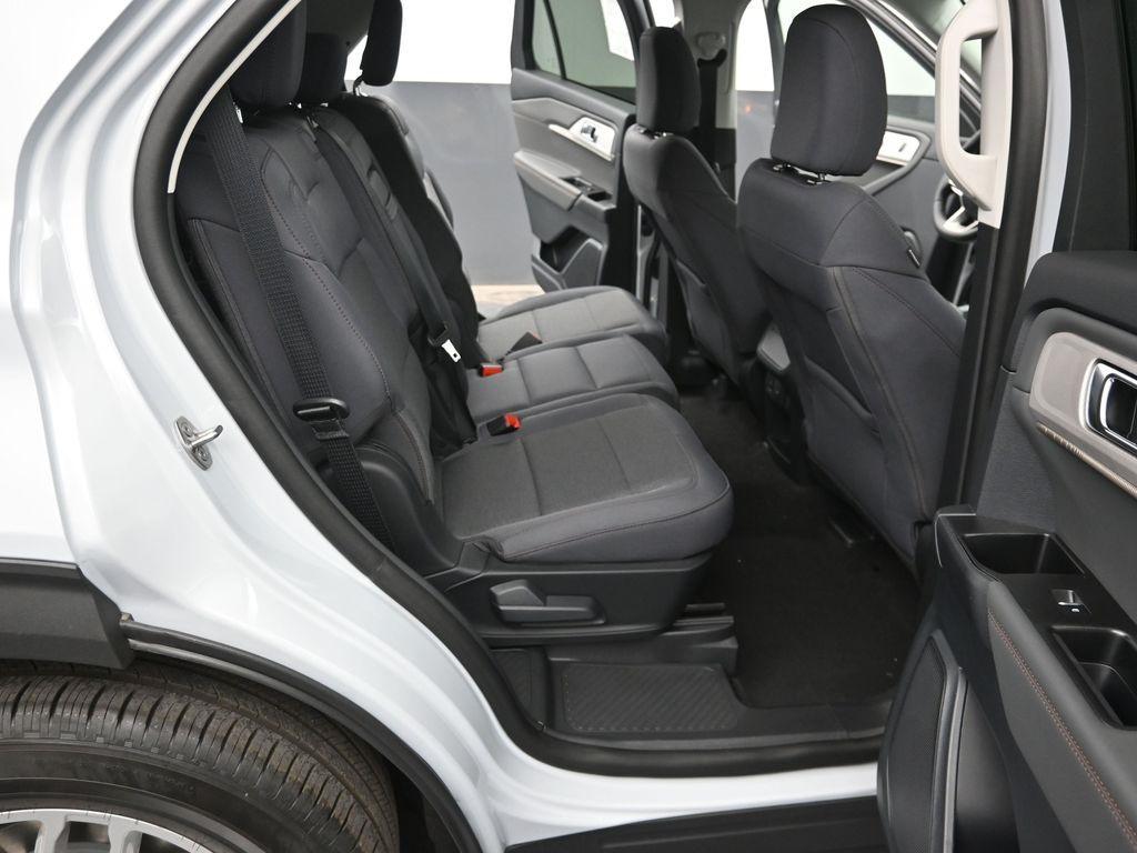 new 2025 Ford Explorer car, priced at $40,591