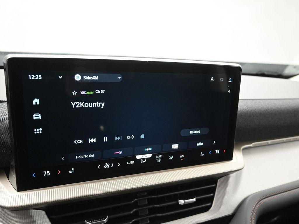 new 2025 Ford Explorer car, priced at $40,591