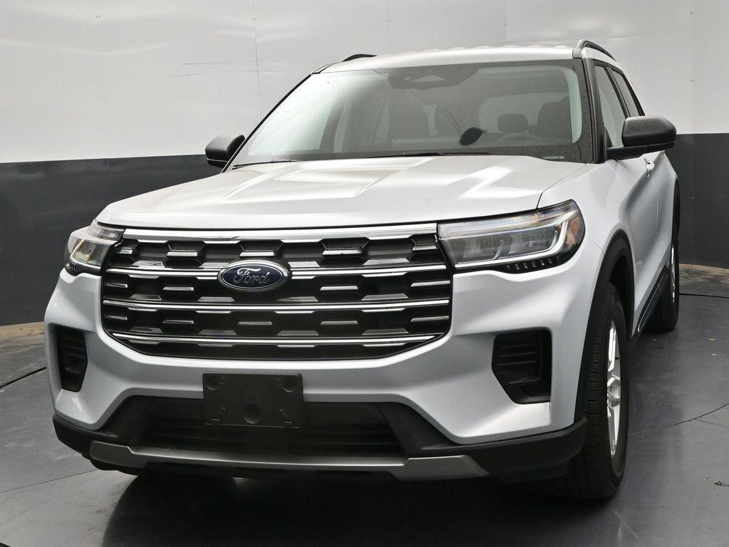 new 2025 Ford Explorer car, priced at $40,591