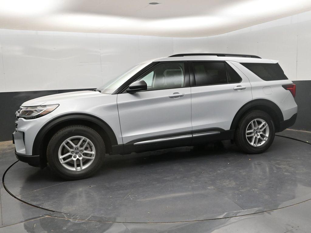 new 2025 Ford Explorer car, priced at $40,591