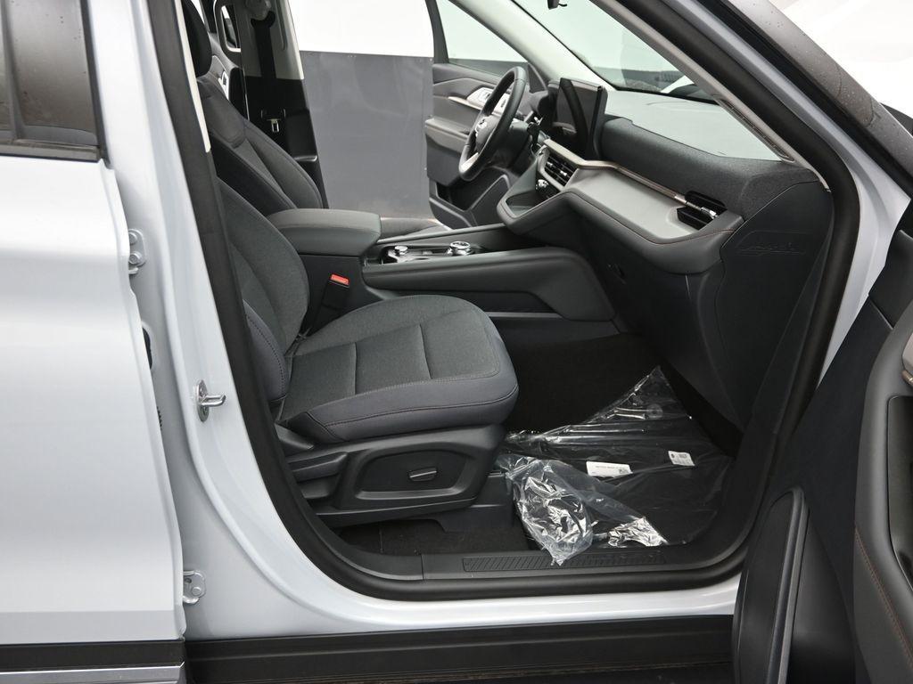 new 2025 Ford Explorer car, priced at $40,591