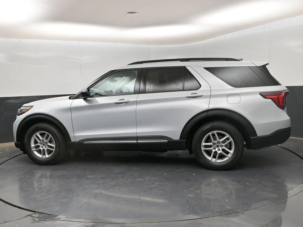 new 2025 Ford Explorer car, priced at $40,591