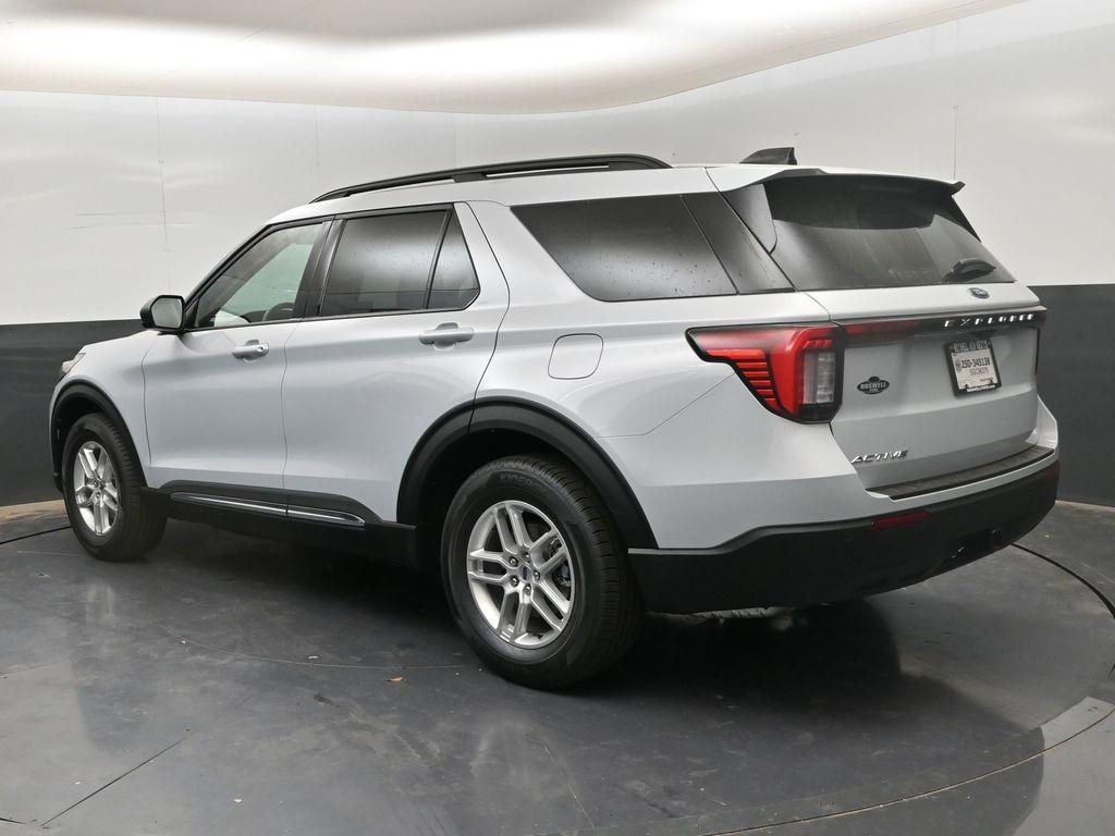 new 2025 Ford Explorer car, priced at $40,591