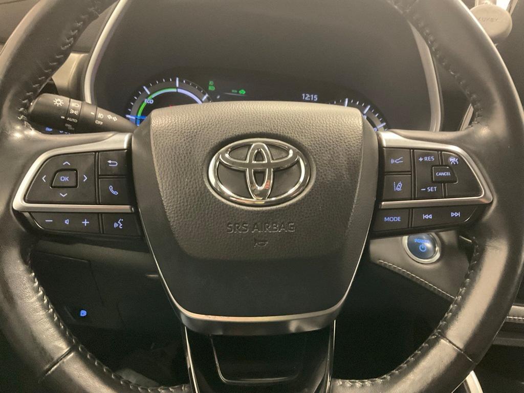 used 2020 Toyota Highlander Hybrid car, priced at $27,223