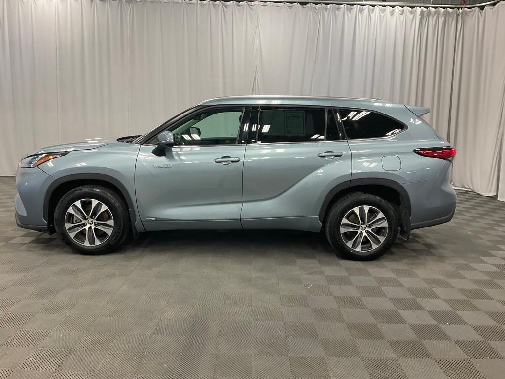 used 2020 Toyota Highlander Hybrid car, priced at $27,223