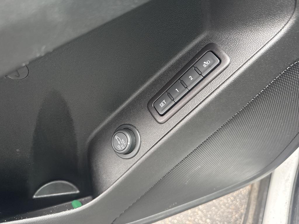 used 2019 Chevrolet Equinox car, priced at $17,477