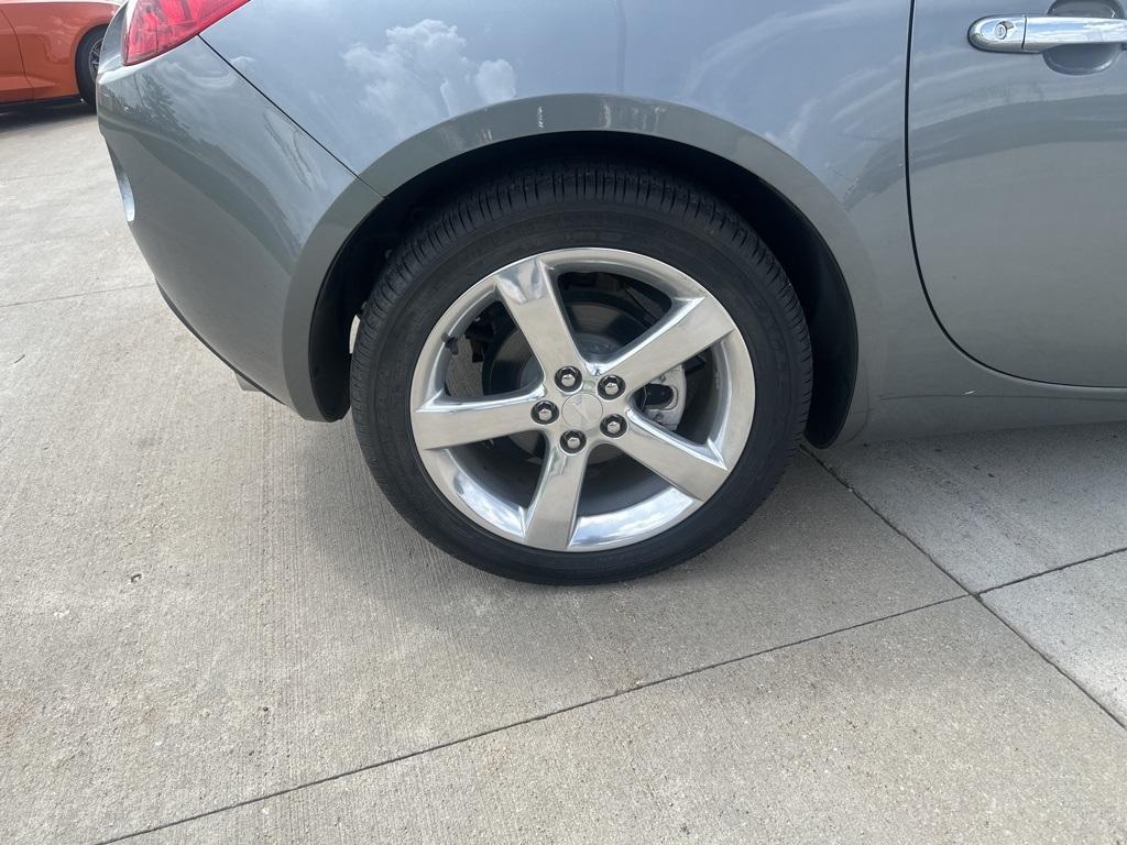 used 2006 Pontiac Solstice car, priced at $15,000
