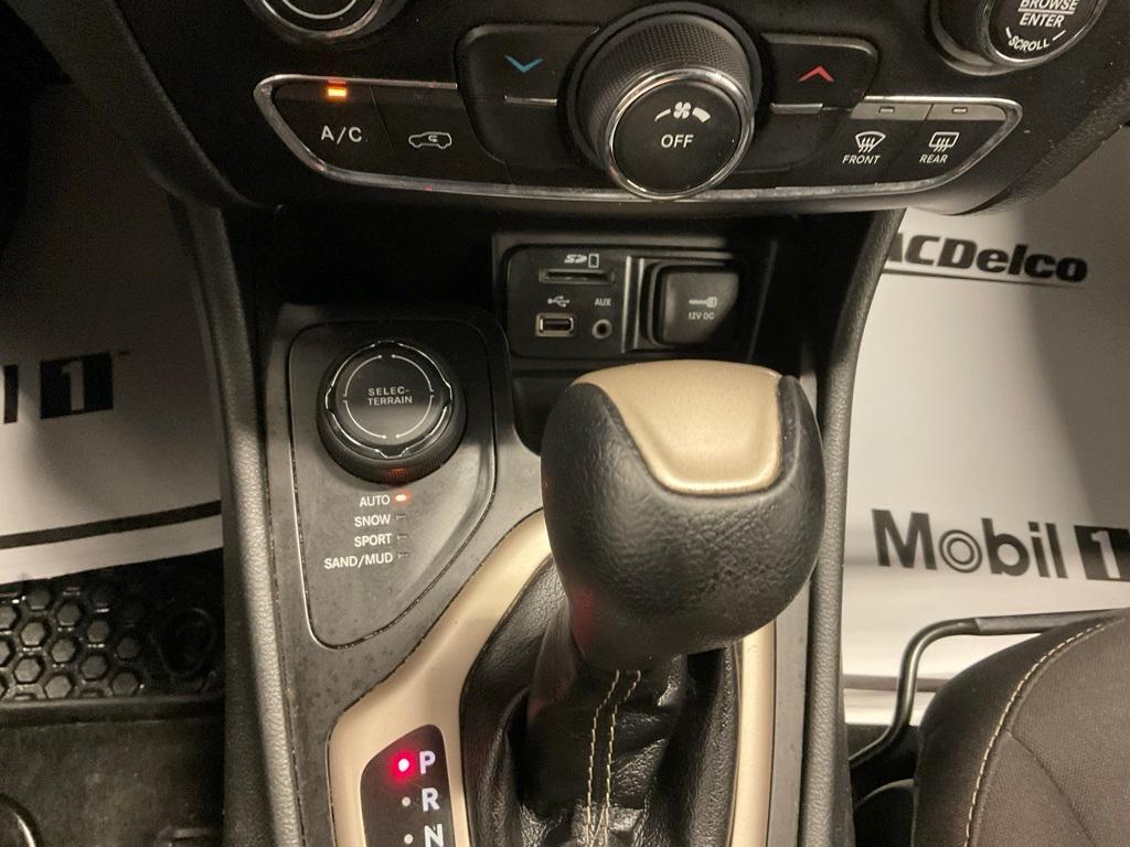 used 2015 Jeep Cherokee car, priced at $4,000