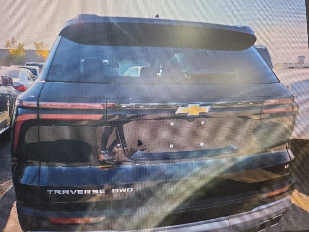 used 2024 Chevrolet Traverse car, priced at $36,998