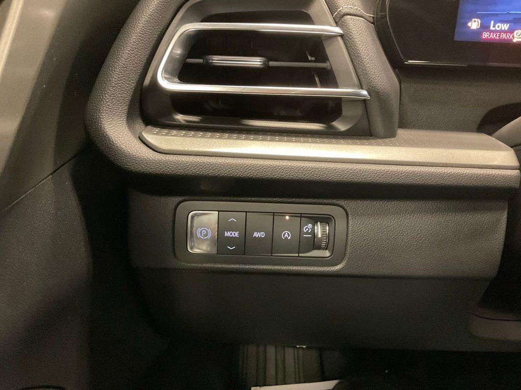 used 2024 Chevrolet Traverse car, priced at $36,447