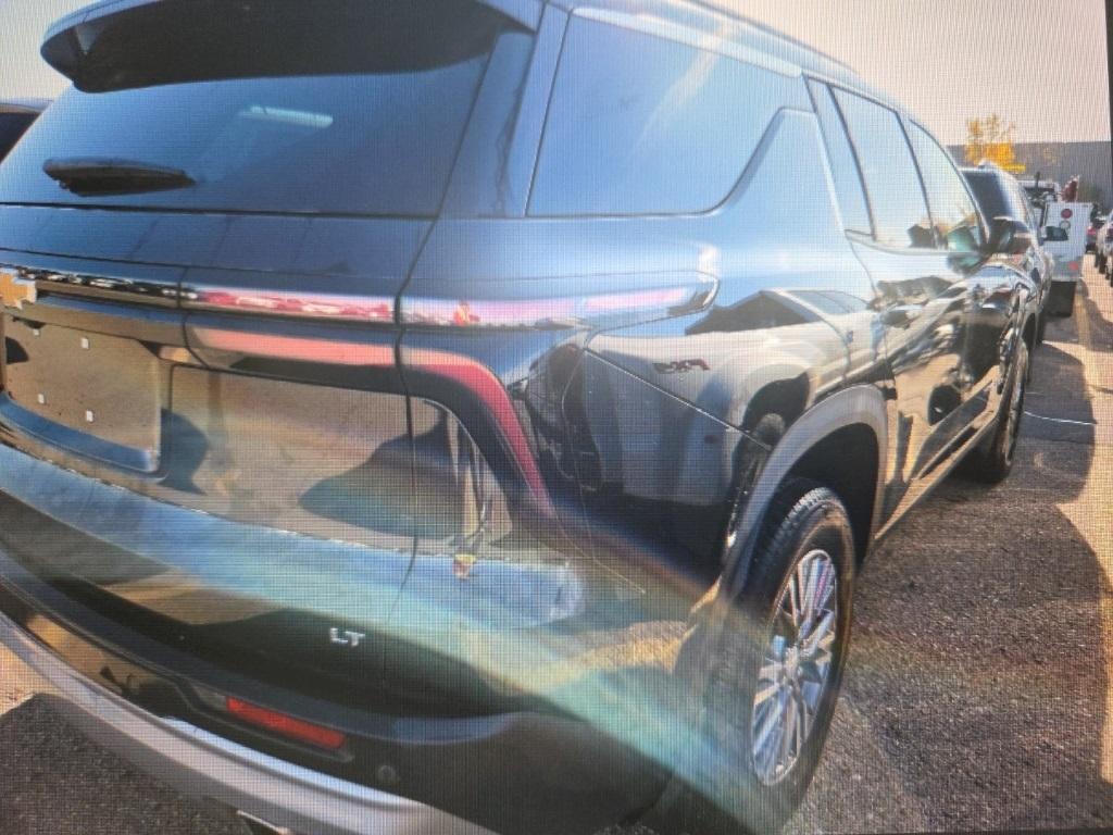 used 2024 Chevrolet Traverse car, priced at $36,998