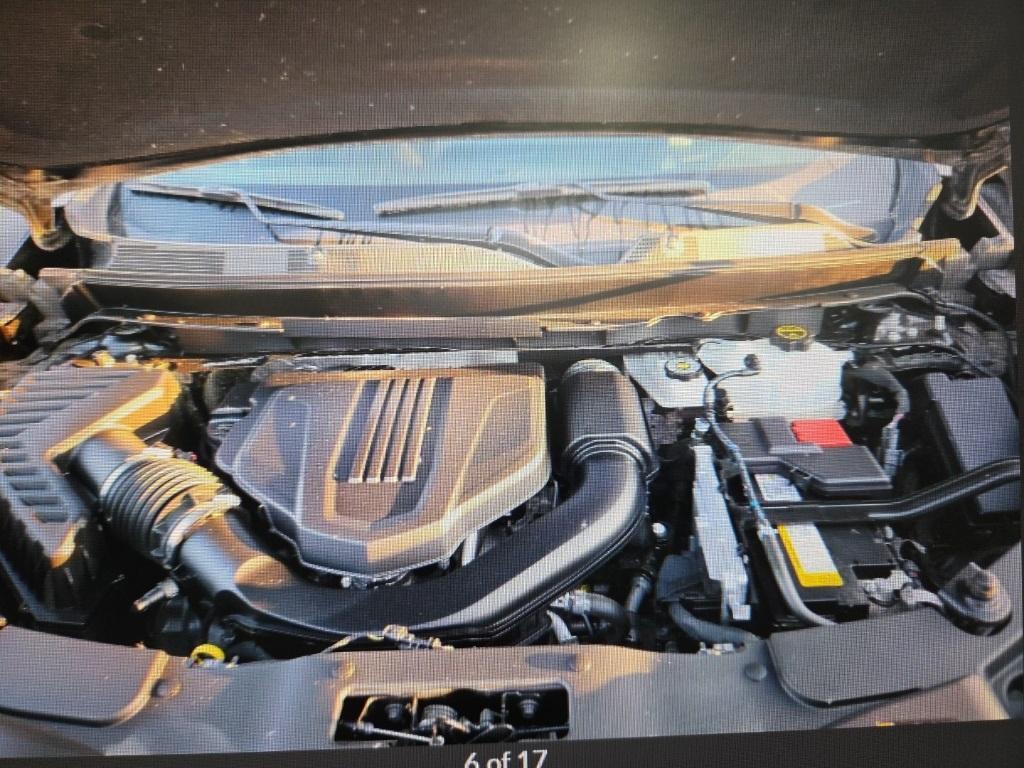 used 2024 Chevrolet Traverse car, priced at $36,998