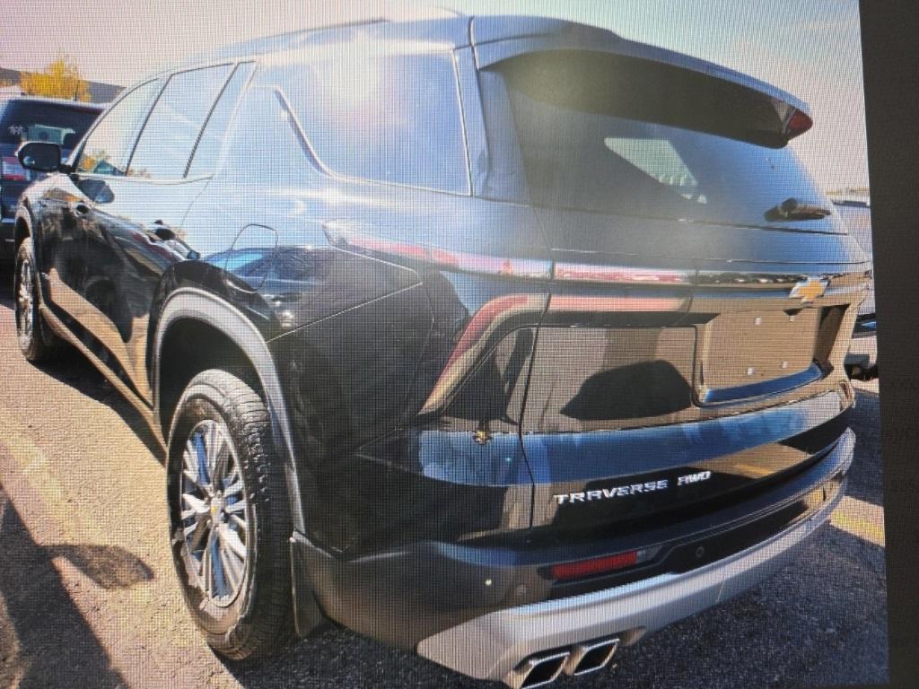 used 2024 Chevrolet Traverse car, priced at $36,998