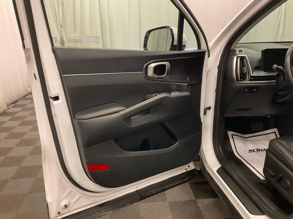 used 2024 Kia Sorento car, priced at $25,998