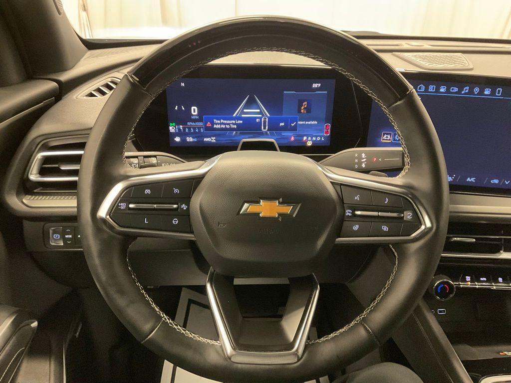 used 2024 Chevrolet Traverse car, priced at $35,997