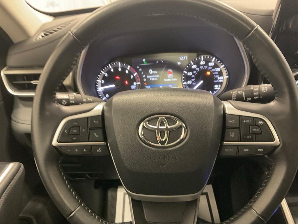 used 2023 Toyota Highlander car, priced at $36,382