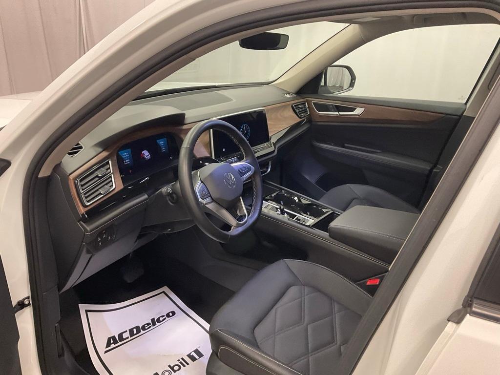 used 2025 Volkswagen Atlas car, priced at $31,633