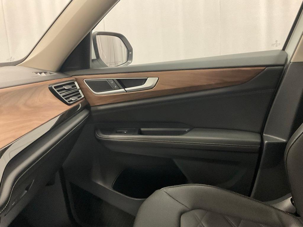 used 2025 Volkswagen Atlas car, priced at $31,633