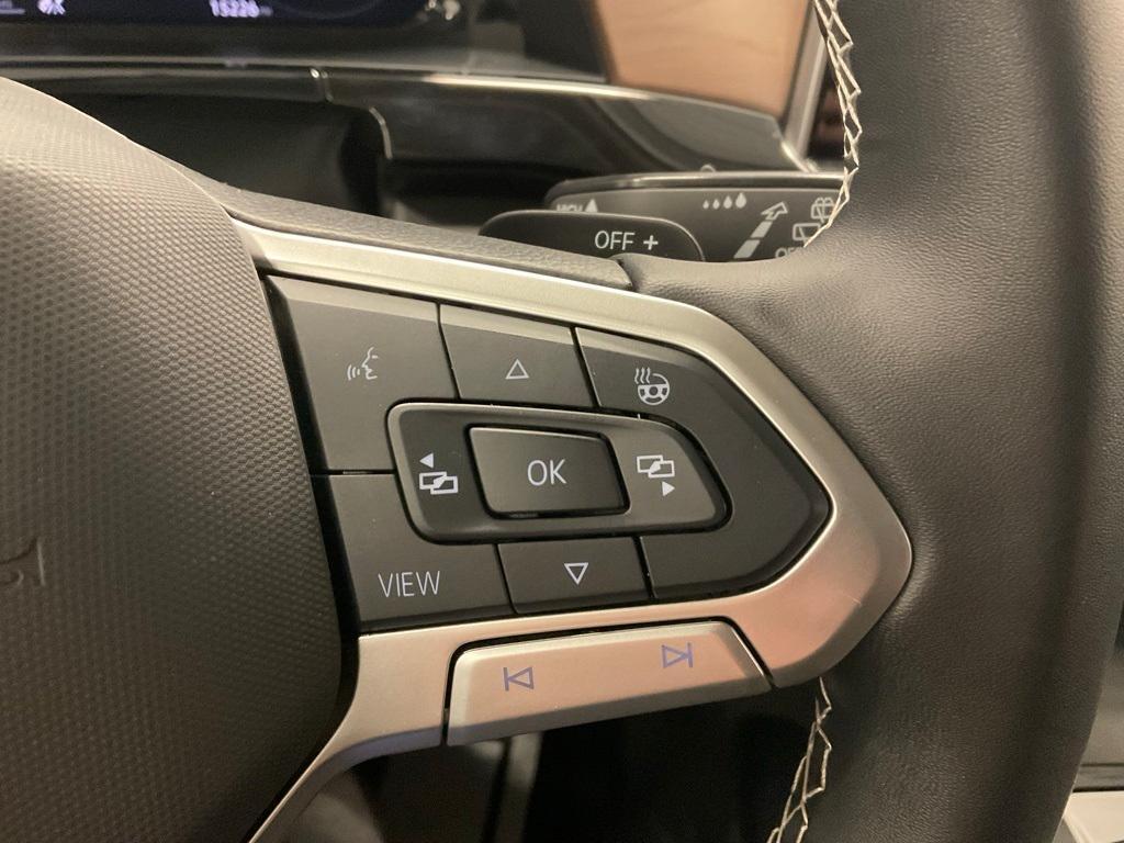 used 2025 Volkswagen Atlas car, priced at $31,633