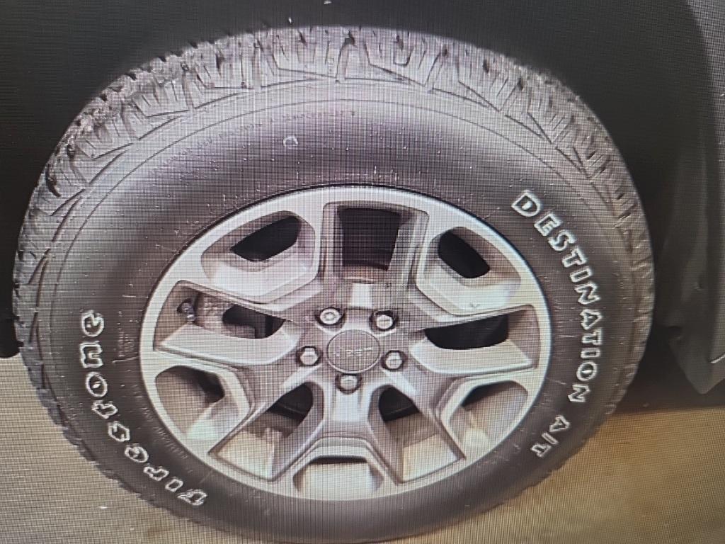 used 2022 Jeep Cherokee car, priced at $26,318