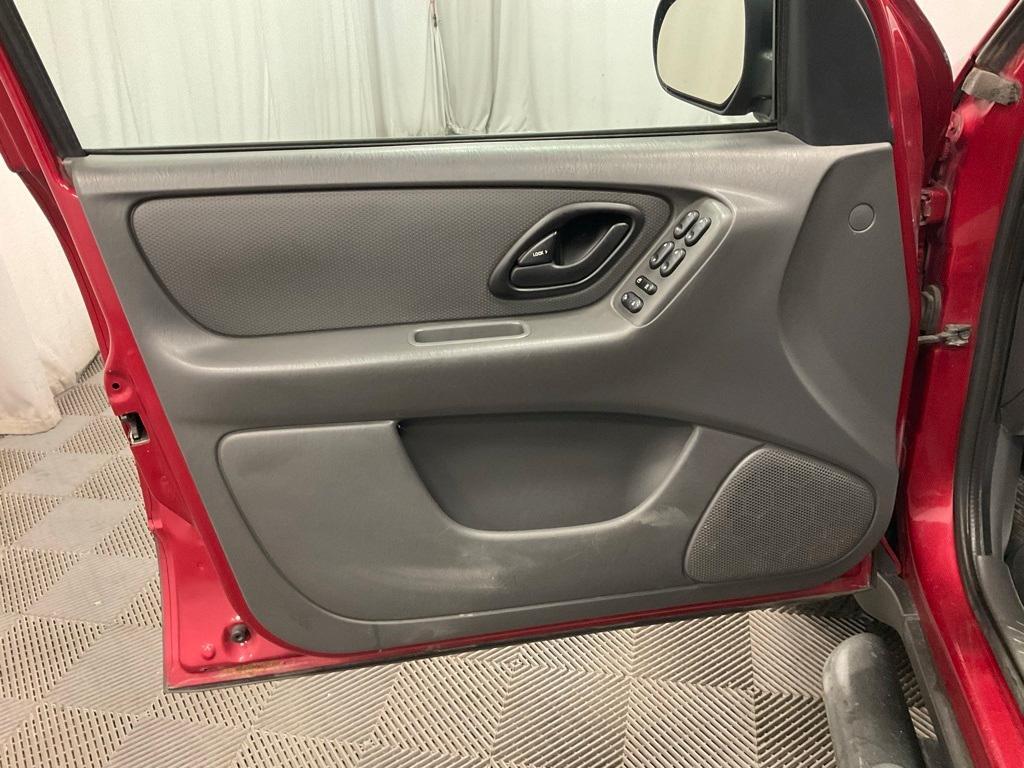 used 2005 Ford Escape car, priced at $3,000