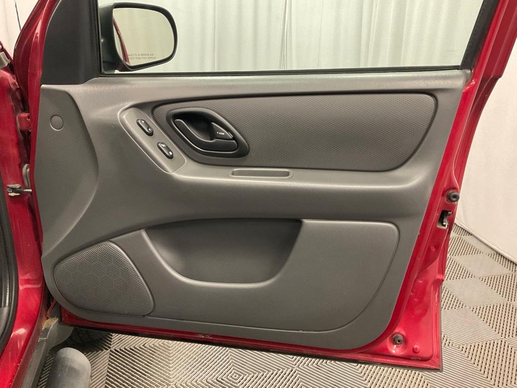used 2005 Ford Escape car, priced at $3,000