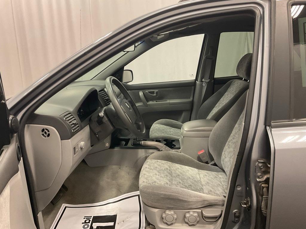 used 2006 Kia Sorento car, priced at $5,247