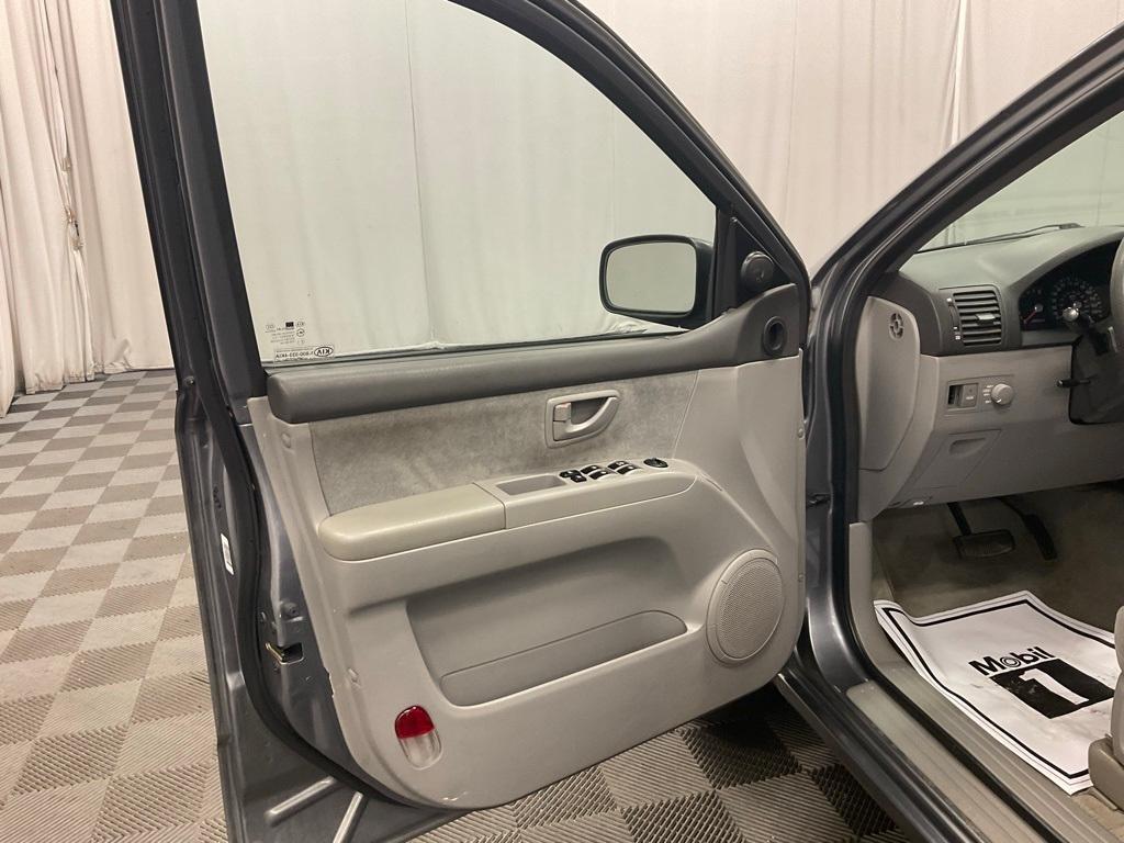 used 2006 Kia Sorento car, priced at $5,247