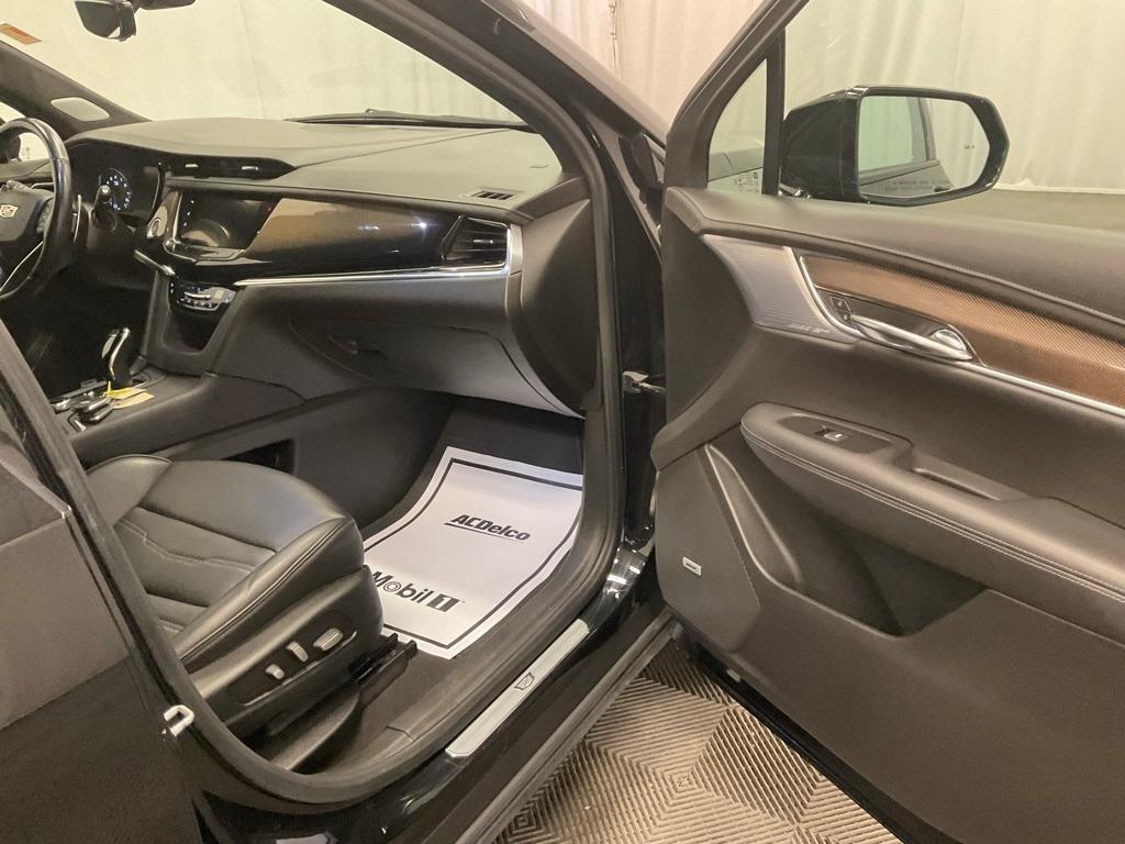 used 2020 Cadillac XT6 car, priced at $29,498