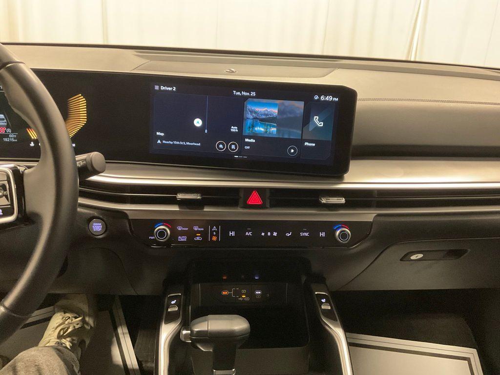 used 2024 Kia Sorento car, priced at $27,498