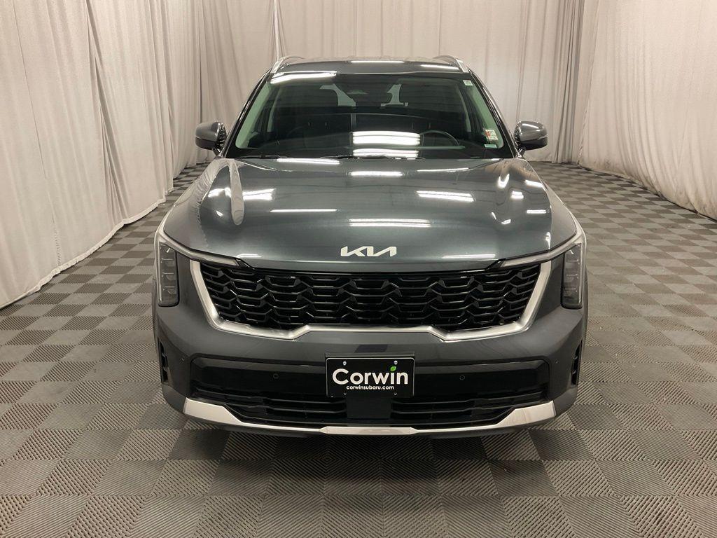 used 2024 Kia Sorento car, priced at $27,498