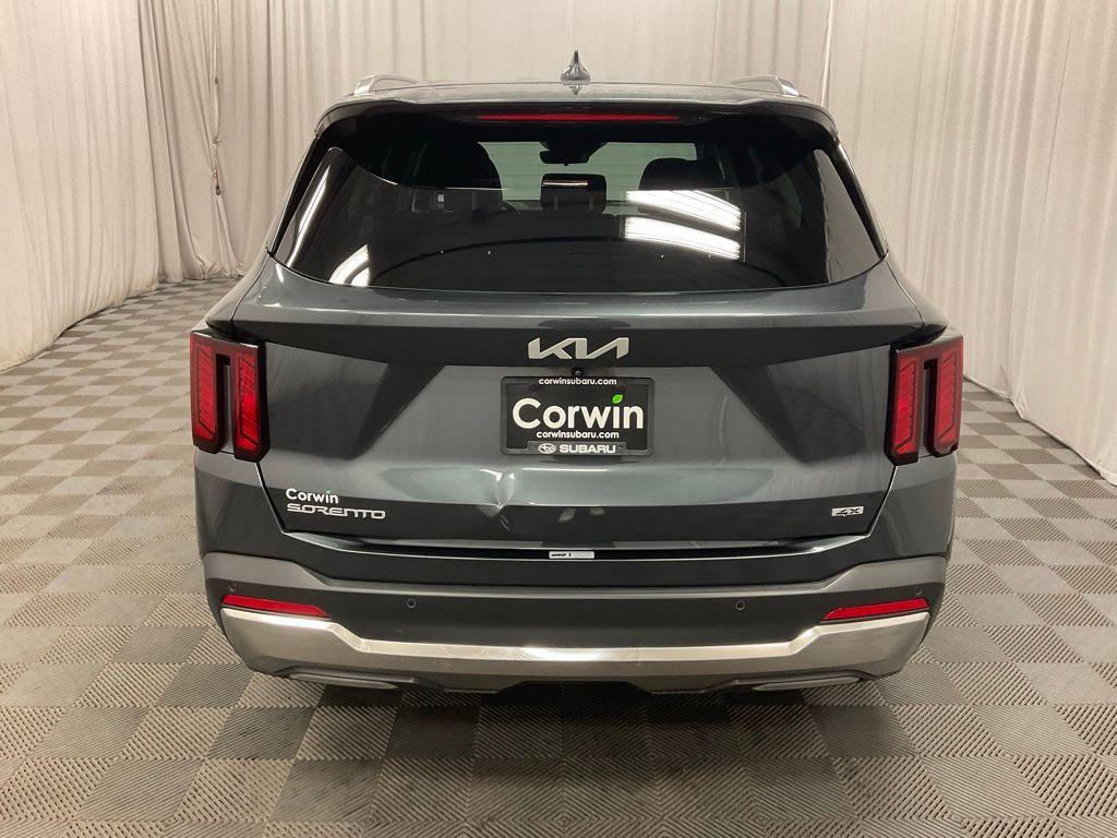 used 2024 Kia Sorento car, priced at $27,498