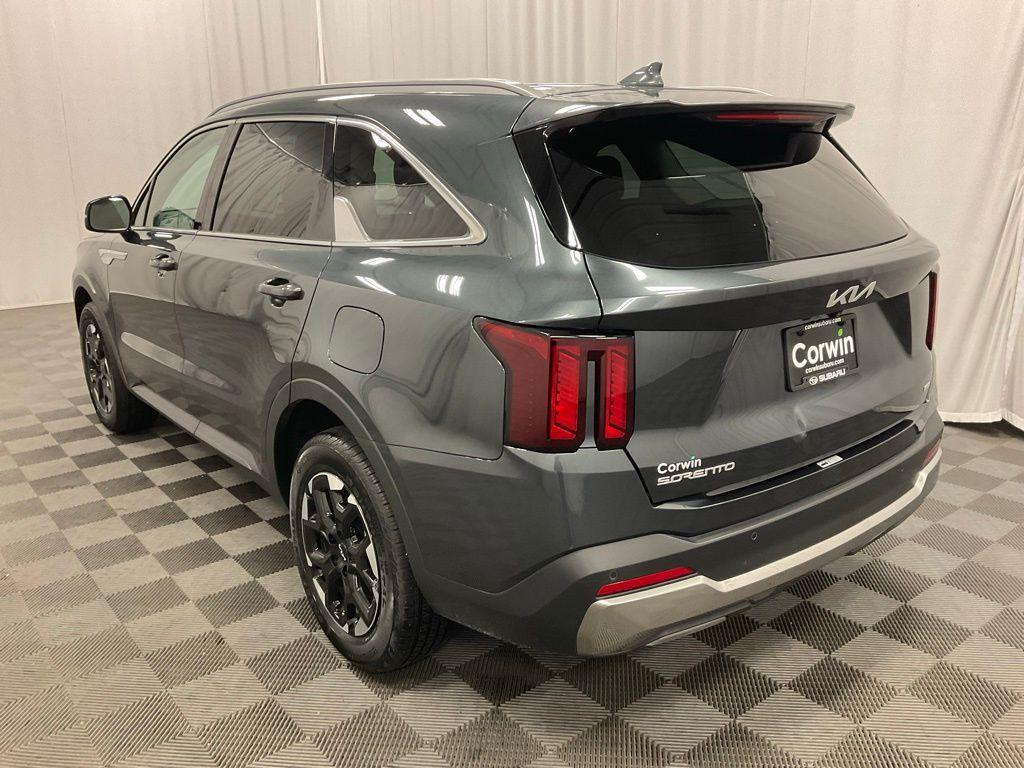 used 2024 Kia Sorento car, priced at $27,498