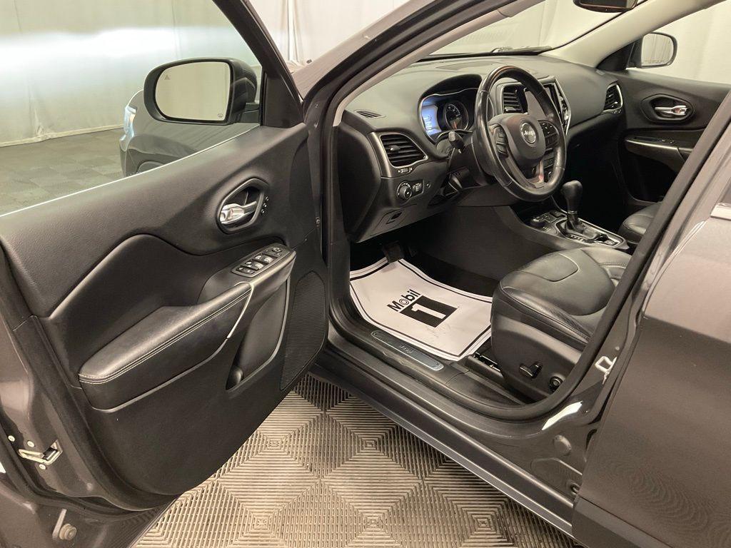 used 2019 Jeep Cherokee car, priced at $19,498