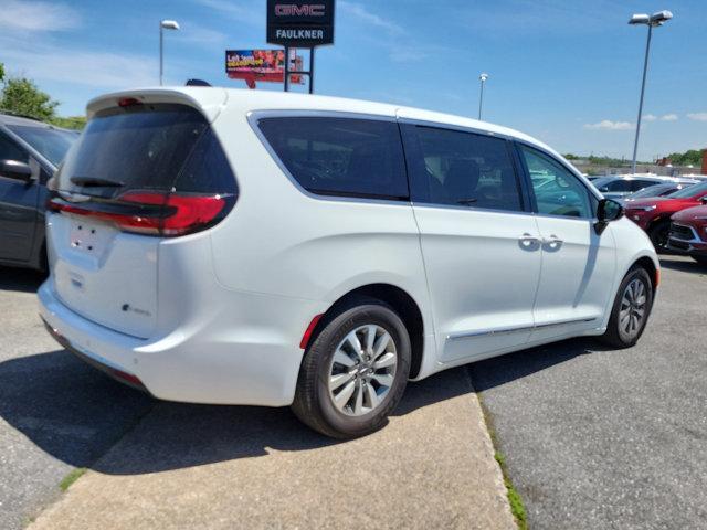 used 2023 Chrysler Pacifica Hybrid car, priced at $40,902