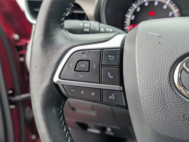 used 2020 Toyota Highlander car, priced at $28,000