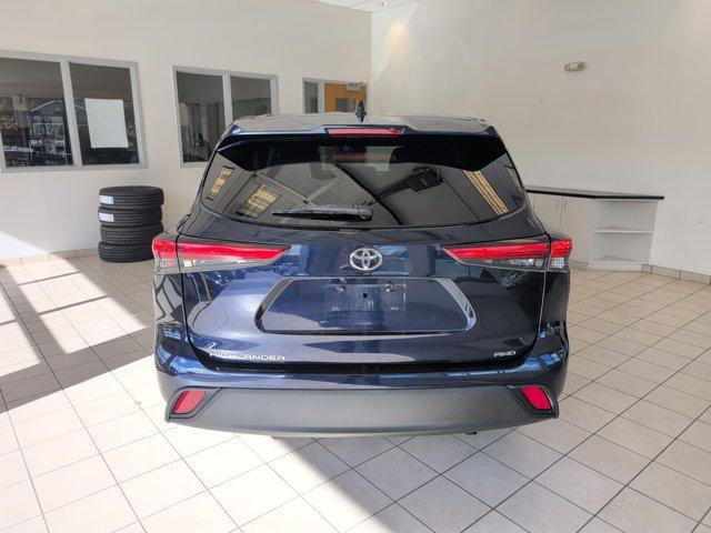 used 2020 Toyota Highlander car, priced at $27,500